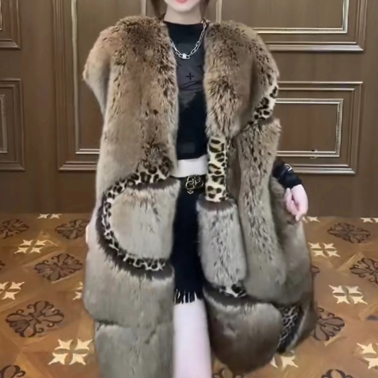 Women's Fur Faux Vefadisa 2023 Winter Leopard Sleeveless Toka Wool Integrated Thermal Insulation Sequins Casual Coat ZY2544 231122