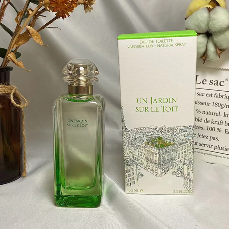 Classic Perfume For Women And Men UN JARDIN SUR LE TOIT Anti-Perspirant Deodorant Spray 100ML EDT Natural Unisex Cologne 3.3 FL.OZ Long Lasting Scent Fragrance For Gift
Classic Perfume For Women And Men UN JARDIN SUR LE TOIT Anti-Perspirant Deodorant Spray 100ML EDT Natural Unisex Cologne 3.3 FL.OZ Long Lasting Scent Fragrance For Gift