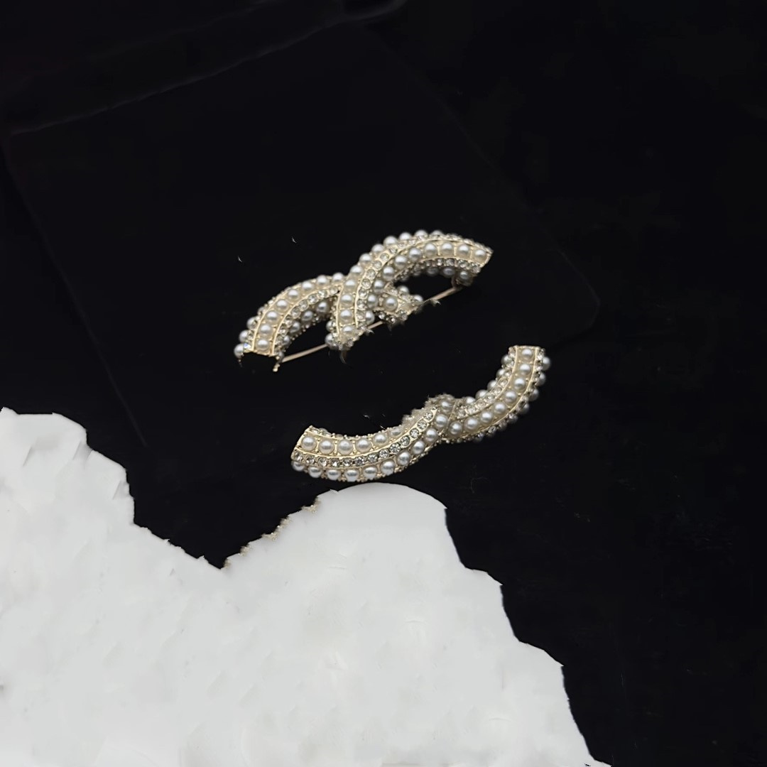 2023 Designer brooch Luxury Pin brooches Fashion channel jewelry Girl brooch Premium gift Couple ccity family wedding party Accessories kx8d
2023 Designer brooch Luxury Pin brooches Fashion channel jewelry Girl brooch Premium gift Couple ccity family wedding party Accessories kx8d