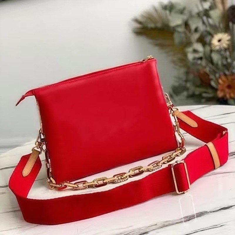 AAA high quality M57790 handbag louiseitys luxurys handbag vuttonse designer bag coussin MM black clutch crossbody bag shoulder bag designer handbag messenger bag
AAA high quality M57790 handbag louiseitys luxurys handbag vuttonse designer bag coussin MM black clutch crossbody bag shoulder bag designer handbag messenger bag