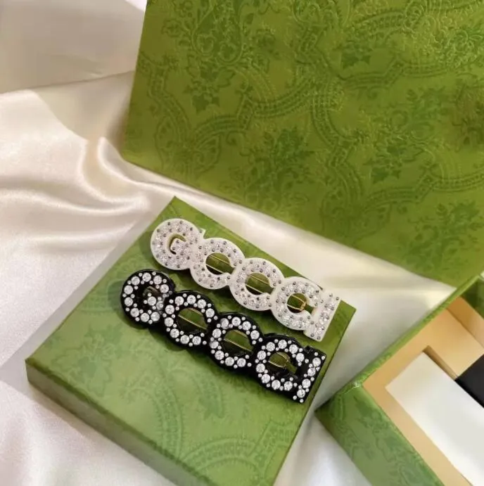 new fashion Hair Clips Barrettes ladies simple personality letters designer hairpins high quality with box
new fashion Hair Clips Barrettes ladies simple personality letters designer hairpins high quality with box