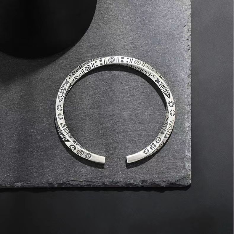 Bangle Vintage Silver Color Fish Sleeve Bracelet Ladies and Men Small Hand Twist Armband Casual Fashion Boho Jewelry 230424