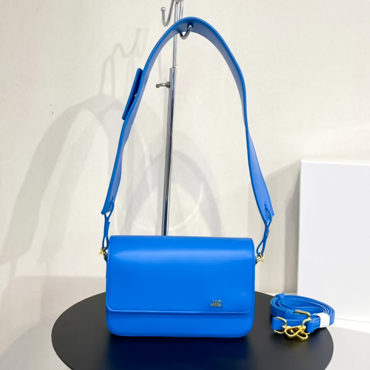7a quality lady envelope bag Womens luxury tote handbag clutch fashion bags men belt Genuine Leather baguette Crossbody Shoulder hobo designer bag, Orange
7a quality lady envelope bag Womens luxury tote handbag clutch fashion bags men belt Genuine Leather baguette Crossbody Shoulder hobo designer bag, Orange