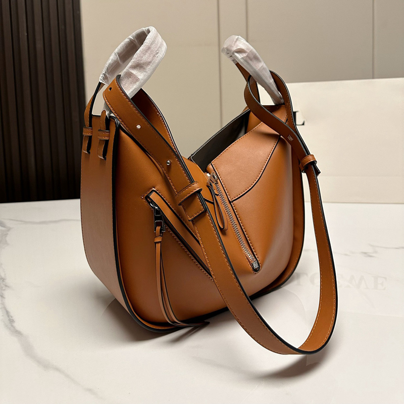 Loewss Hammock handbag Designer Bag Women Single Shoulder Fashion bags Leather Portable Diagonal Cross Bags Woman Luxury tote handbags Size 29cm, 5#154590#size:29cm
Loewss Hammock handbag Designer Bag Women Single Shoulder Fashion bags Leather Portable Diagonal Cross Bags Woman Luxury tote handbags Size 29cm, 5#154590#size:29cm