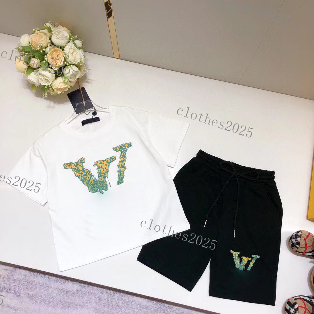 2023 New Designer Kids Clothing Sets Classic Brand Baby Girls Clothes Suits Fashion Letter Skirt Dress Suit Childrens Clothes 2 Colors High Quality AAA, 2#
2023 New Designer Kids Clothing Sets Classic Brand Baby Girls Clothes Suits Fashion Letter Skirt Dress Suit Childrens Clothes 2 Colors High Quality AAA, 2#