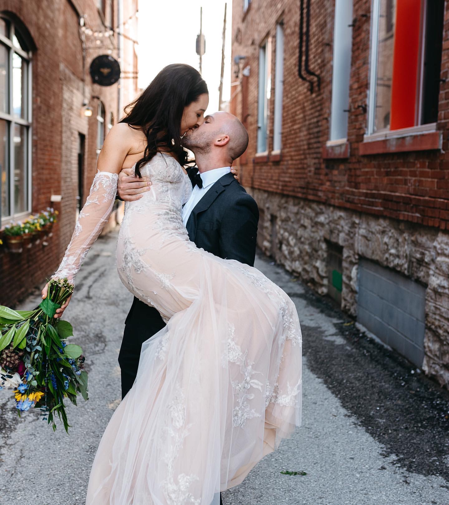 2023 Nov Arabic Aso Ebi Plus Size Illusion Lace Mermaid Wedding Dress Ivory Long Sleeves Mermaid Vintage Sexy Bridal Gowns Dresses ZJ2206