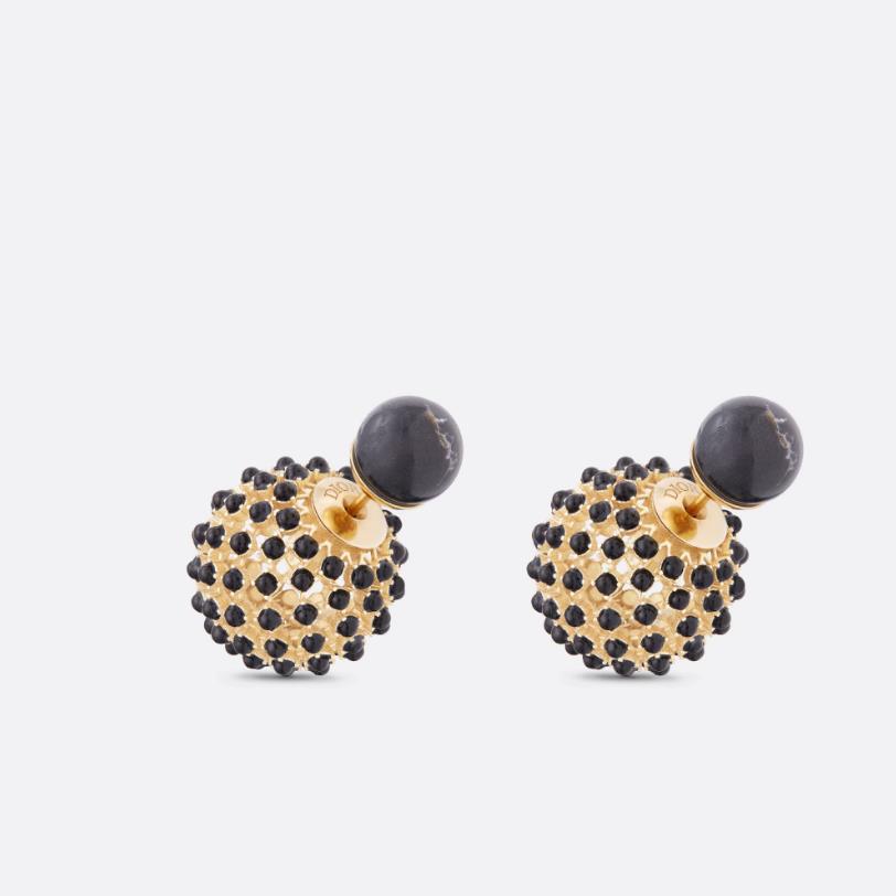 Gold veneer metal with black gem effect resin beading 2023 spring/summer new stud earrings
Gold veneer metal with black gem effect resin beading 2023 spring/summer new stud earrings