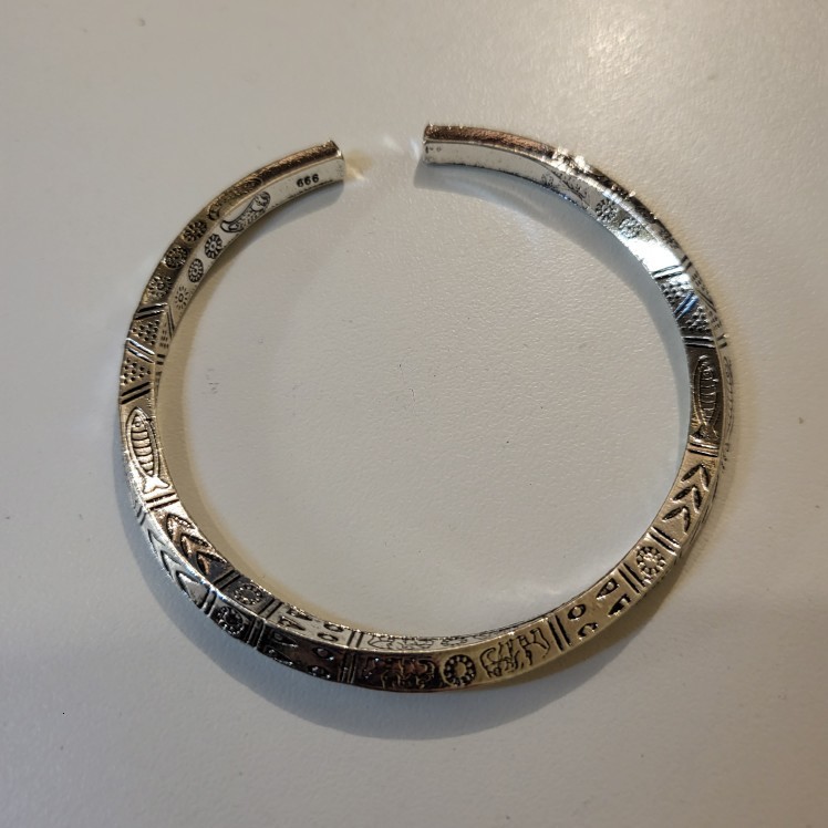 Bangle Vintage Silver Color Fish Sleeve Bracelet Ladies and Men Small Hand Twist Armband Casual Fashion Boho Jewelry 230424