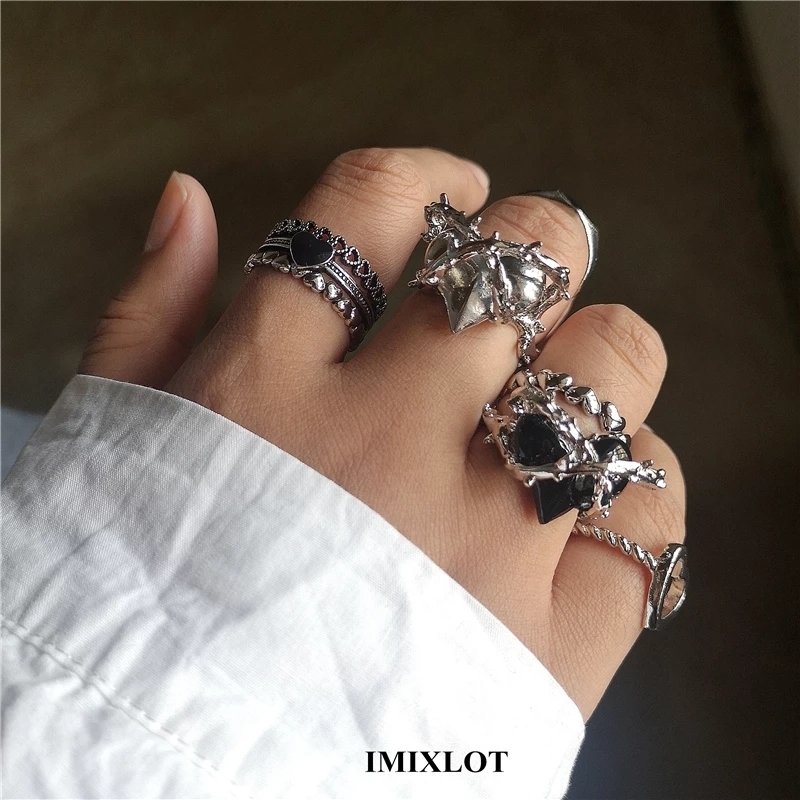 Cluster Rings Kpop Gothic Aesthetic Metal Thorns Love Heart Punk Open Ring For Women Girls Fashion Vintage Jewelry Y2K EMO Grunge Accessories 230424