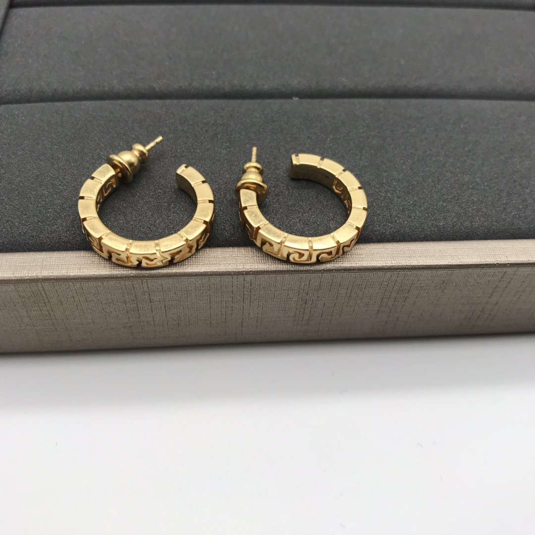 2025 High Quality Designer Designer Luxury Jewelry Medusa Plated Bangle & Earrings Set Gold Buckle Bracelet Fashion Jewelry Men And Women Bracelets