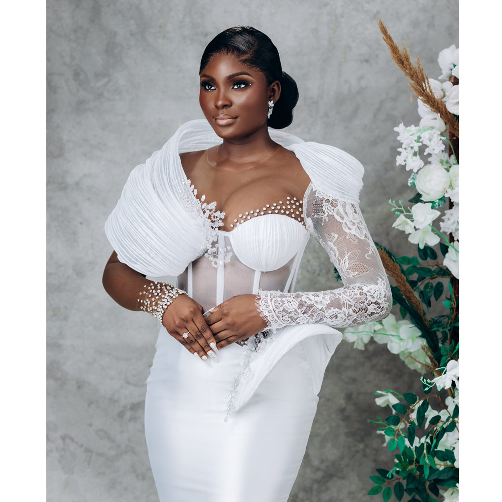 Vintage Long Sleeves Mermaid Wedding Dresses Appliqued Lace Button Tiered Ruffles Back Short Bridal Gowns Robe de Mariage