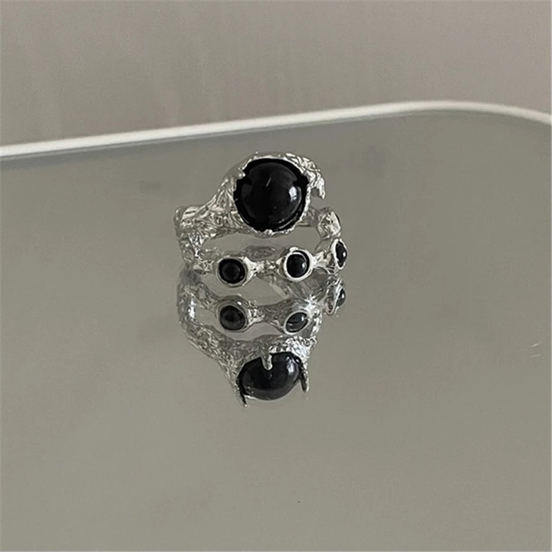 Cluster Rings Kpop Gothic Aesthetic Metal Thorns Love Heart Punk Open Ring For Women Girls Fashion Vintage Jewelry Y2K EMO Grunge Accessories 230424