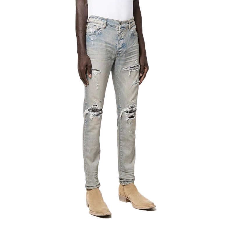 Designer Clothing Denim Pants 22fw Amiiri Jeans with Broken Waist Flowers Fruits Yellow Mud Foundation Coating Old Skin Elastic Distressed Ripped Skinny Pants, Light blue
Designer Clothing Denim Pants 22fw Amiiri Jeans with Broken Waist Flowers Fruits Yellow Mud Foundation Coating Old Skin Elastic Distressed Ripped Skinny Pants, Light blue