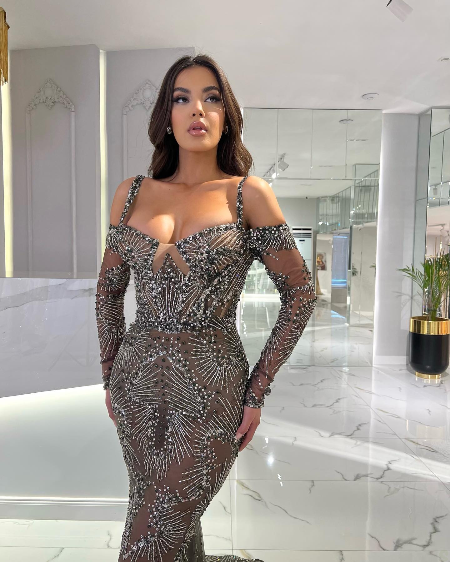 Chic Spaghetti Straps Prom Dresses Beading Party Dresses Illusion Sleeveless Custom Made Evening Dress