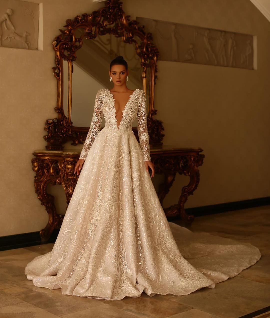 Elegant Ball Gown Wedding Dresses V Neck Long Sleeves Sequins Appliques Beaded or Length Ruffles 3D Lace Pearls Zipper Bridal Gowns Plus Size Vestido 