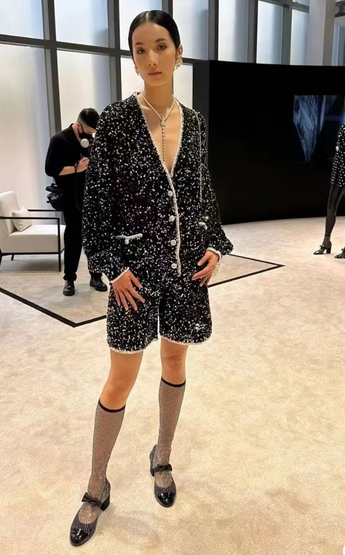Chan New 2023 Women's brand jacket designer OOTD Fashion top-grade autumn winter CCCC LOGO coat Spring Sequins Coats Leisure cardigan birthday Mother's Day Gift, Black
Chan New 2023 Women's brand jacket designer OOTD Fashion top-grade autumn winter CCCC LOGO coat Spring Sequins Coats Leisure cardigan birthday Mother's Day Gift, Black