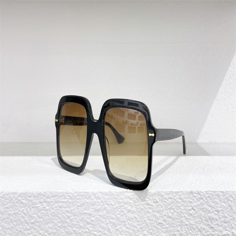Summer Sunglasses for men Designer Classic Square Large Frame Mens shades Women Fashion glasses Best-selling Holiday Beach Sun glasses 1241
Summer Sunglasses for men Designer Classic Square Large Frame Mens shades Women Fashion glasses Best-selling Holiday Beach Sun glasses 1241