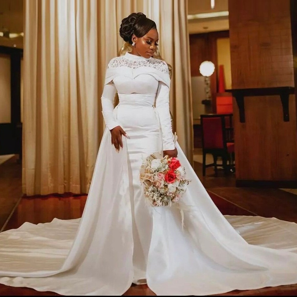 Elegant Lace Mermaid Lace Wedding Dresses Arabic Sheer Long Sleeves High Neck Applique Sweep Train Bridal Wedding Gowns With Buttons