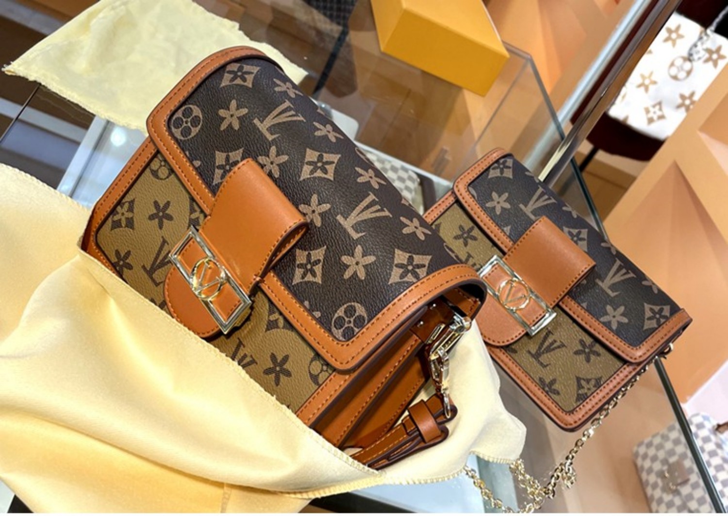 New Shoulder Bags fashion chain handbags crossbody women Luxurys Designer Leather hobo Totes Messenger bag Wallet M44391
New Shoulder Bags fashion chain handbags crossbody women Luxurys Designer Leather hobo Totes Messenger bag Wallet M44391