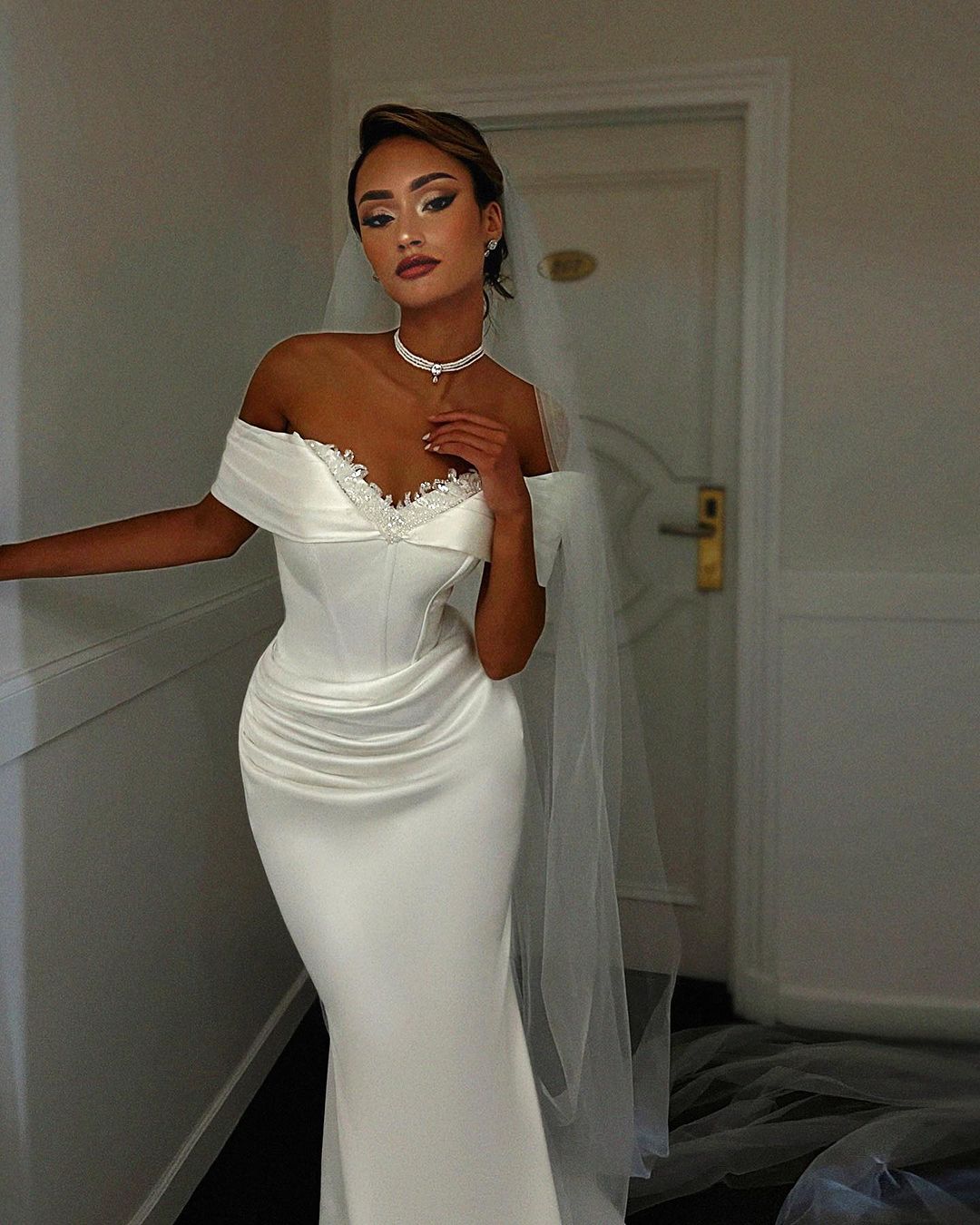 Modest Off the Shoulder Mermaid Wedding Dresses Beaded Collar Satin Bride Gown for Women Custom Made Trumpet Vestidos De Novia