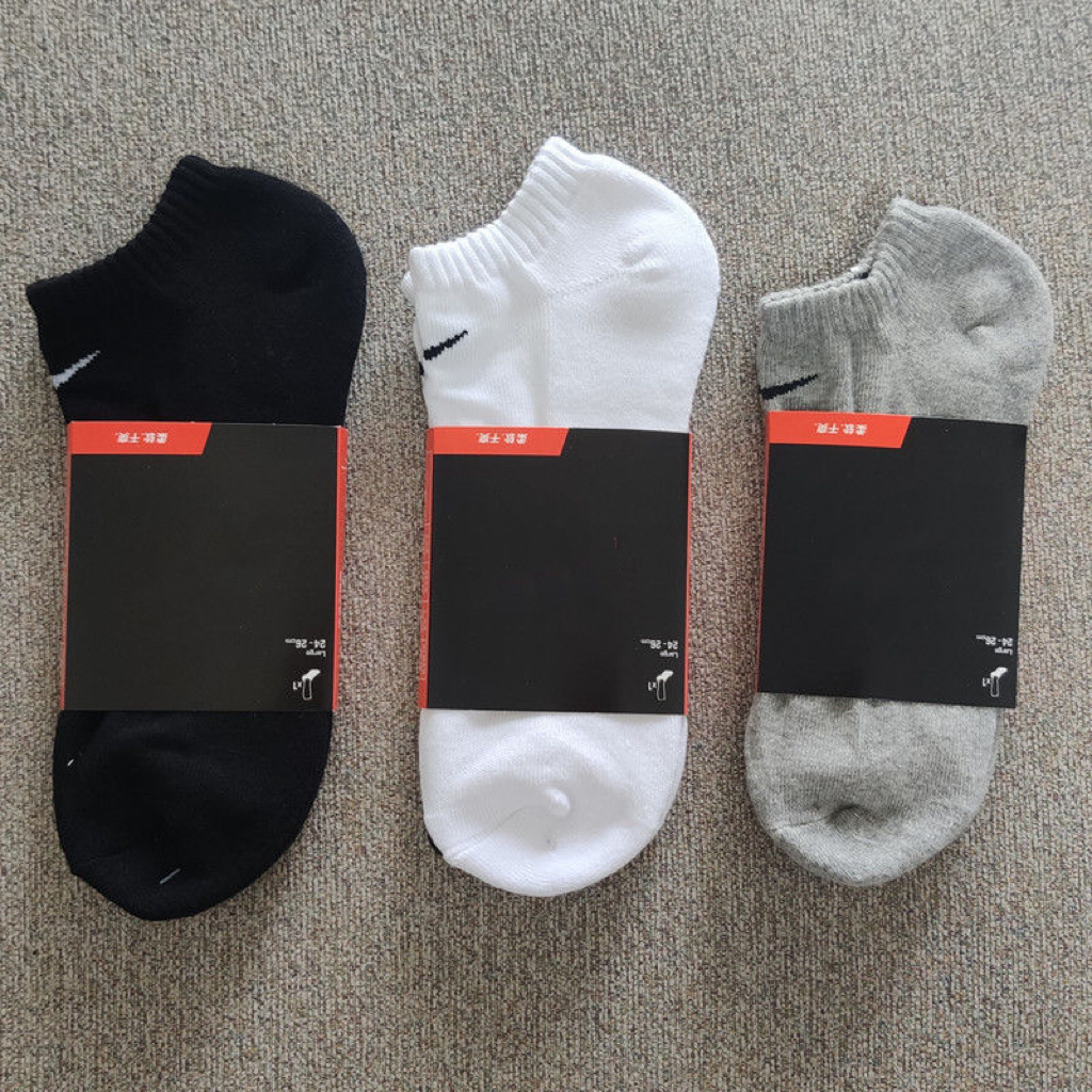 Fashion men socks Classic black white Grey Women Men top Quality Letter Breathable Cotton Sports Ankle sock Elastic Football Soccer Running Sock, Medium black
Fashion men socks Classic black white Grey Women Men top Quality Letter Breathable Cotton Sports Ankle sock Elastic Football Soccer Running Sock, Medium black