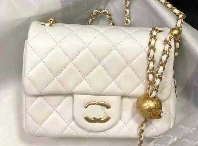 Evening Bags Luxury Brand Letter Quilted shoulder Chain CC bag Leather Embroidery Makeup Bag Large Capacity Cosmetics Storage Bag Portable Makeup Case Female, As show
Evening Bags Luxury Brand Letter Quilted shoulder Chain CC bag Leather Embroidery Makeup Bag Large Capacity Cosmetics Storage Bag Portable Makeup Case Female, As show
