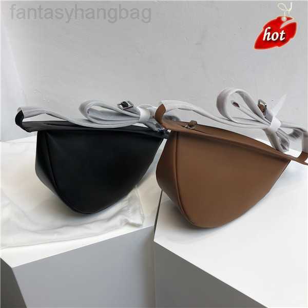 Bags Leather Designer bag Fashion Banana Bag One Shoulder Crossbody Saddle MotorcycleClassic tote bag THE ROW DJTM 94OM, Black
Bags Leather Designer bag Fashion Banana Bag One Shoulder Crossbody Saddle MotorcycleClassic tote bag THE ROW DJTM 94OM, Black