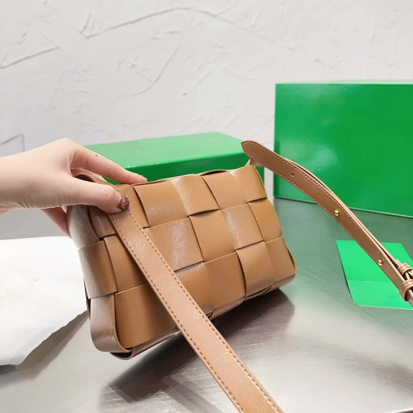 New top leather Plaid leathers shoulders bags designer lady handbags Messenger Green Clutch Bags multicolor padded cassette Cross Body Purse banquet Totes, Box
New top leather Plaid leathers shoulders bags designer lady handbags Messenger Green Clutch Bags multicolor padded cassette Cross Body Purse banquet Totes, Box