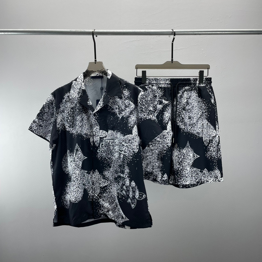 2022 Tees Mens Designers T Shirt Man Womens tshirts With Letters Print Short Sleeves Summer Shirts Men Loose Tees Asian size -XXXL HO043, Black
2022 Tees Mens Designers T Shirt Man Womens tshirts With Letters Print Short Sleeves Summer Shirts Men Loose Tees Asian size -XXXL HO043, Black