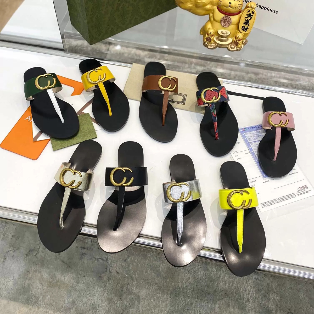 Designer woman Sandals Slippers men slipper Gear bottoms Flip Flops women luxury sandal fashion causal flip flop
Designer woman Sandals Slippers men slipper Gear bottoms Flip Flops women luxury sandal fashion causal flip flop