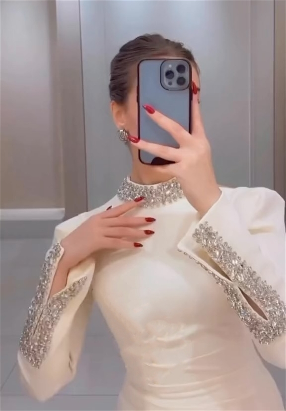 Exquisite Beaed Collar Mermaid Wedding Dresses Thigh High Slits Long Sleeve Bride Reception Gown Satin Sweep Train Engagement Party Dress