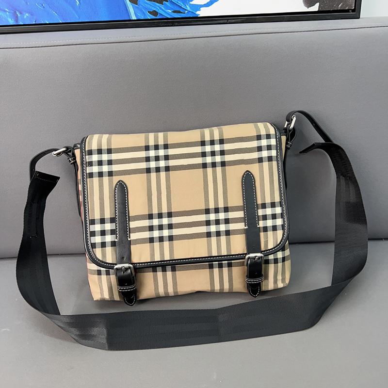 Briefcase designer laptop bag handbag crossbody Bag Briefcase Striped design Business style office handbag Large capacity business Leather Square Stripes design, Brown
Briefcase designer laptop bag handbag crossbody Bag Briefcase Striped design Business style office handbag Large capacity business Leather Square Stripes design, Brown