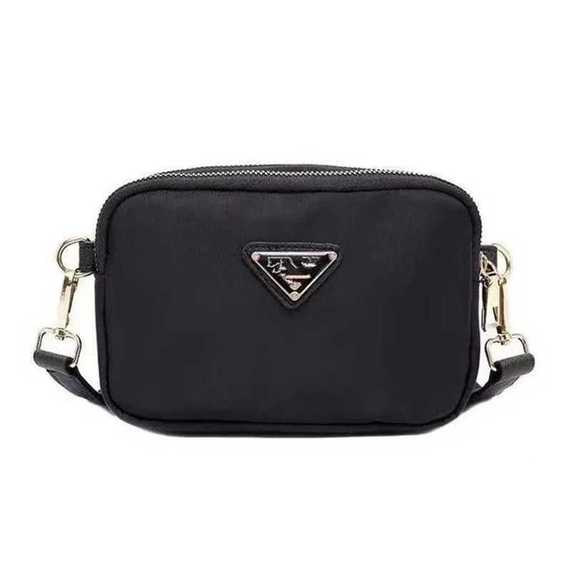 Designer bag Oxford Spinning Crossbody Small Bag Simple and Fashionable Three Layer Multifunctional Women's Bag for Going Out Change Mobile Mini One Shoulder, Black
Designer bag Oxford Spinning Crossbody Small Bag Simple and Fashionable Three Layer Multifunctional Women's Bag for Going Out Change Mobile Mini One Shoulder, Black
