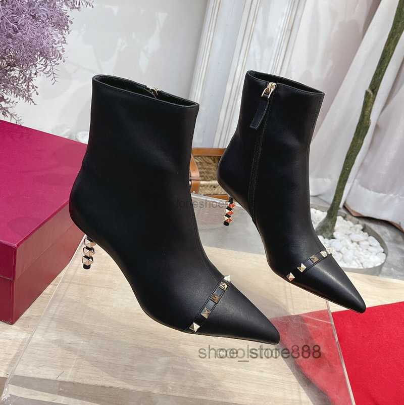 Luxurys Designer Brand Heels Boots Ankle Boot High Heel Autumn Winter Short Platform Party Dress Pumps Pointy Toe Stiletto Booties Anti Slip Wear Rivet Boots, Color:4
Luxurys Designer Brand Heels Boots Ankle Boot High Heel Autumn Winter Short Platform Party Dress Pumps Pointy Toe Stiletto Booties Anti Slip Wear Rivet Boots, Color:4