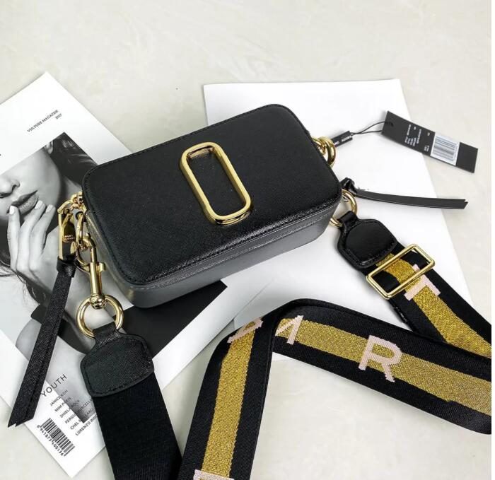 Luxurys Designers Bags women handbag crossbody bag shoulder lady wallet simple versatile metal letter leather solid leather Postman handbags style good nice #5, Outer packing bag
Luxurys Designers Bags women handbag crossbody bag shoulder lady wallet simple versatile metal letter leather solid leather Postman handbags style good nice #5, Outer packing bag