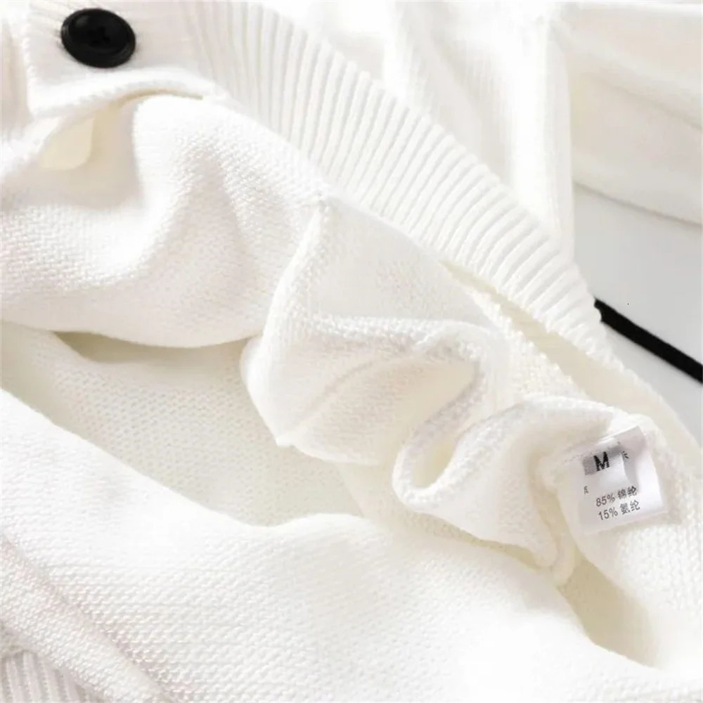 Men s Sweaters 2023 Autumn Winter Fashion Selling Knitted Cardigan Drawstring Style Coat 231124