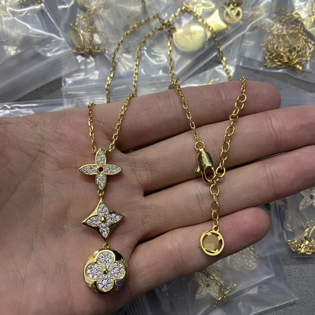 Luxury brand necklace pendant designer fashion jewelry cjeweler letter plated gold silver chain for men woman trendy tiktok have necklaces jewellery VN-38
Luxury brand necklace pendant designer fashion jewelry cjeweler letter plated gold silver chain for men woman trendy tiktok have necklaces jewellery VN-38