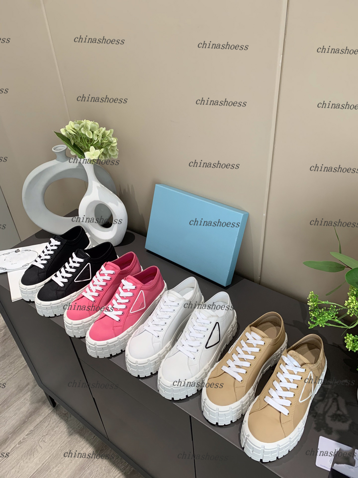 Designer Sneakers Gabardine Nylon Casual Shoes Brand Gear Wheel Trainers Luxury Canvas Sneaker Fashion Platform Solid Heighten Shoe With Box, Color 2
Designer Sneakers Gabardine Nylon Casual Shoes Brand Gear Wheel Trainers Luxury Canvas Sneaker Fashion Platform Solid Heighten Shoe With Box, Color 2