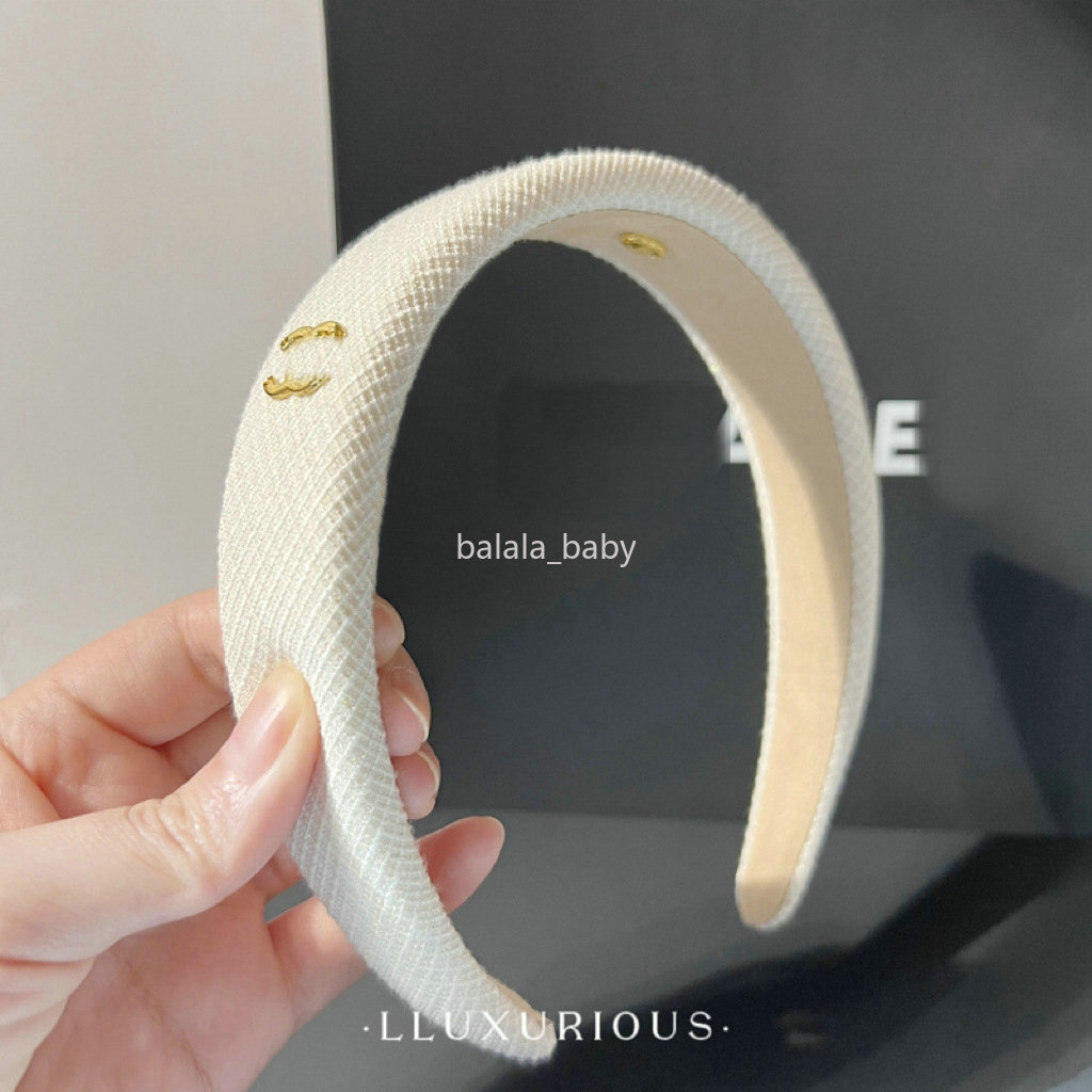 Luxury Designer Headbands Hair bands For Women Girl Brand Double Letter Headband Head Wrap Designer Jewelry White Black
Luxury Designer Headbands Hair bands For Women Girl Brand Double Letter Headband Head Wrap Designer Jewelry White Black