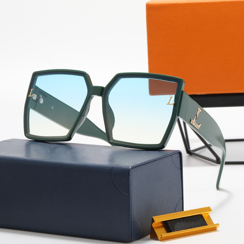 Wholesale Designer Sunglasses for Mens Women Outdoors fashion Luxury Pc Frame Sun Glasses High Quality Classic Adumbral Eyewear Accessories with Box 7 Color
Wholesale Designer Sunglasses for Mens Women Outdoors fashion Luxury Pc Frame Sun Glasses High Quality Classic Adumbral Eyewear Accessories with Box 7 Color