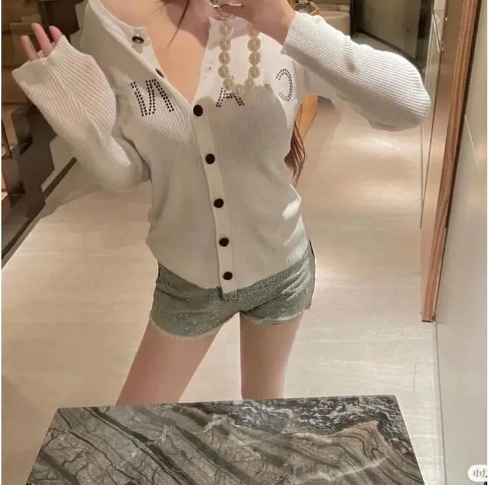 Lady Tops Wool Sweater Knits Tees Zipper Neck Adjust Red Letter Striped Necks Casual Women Slim Sweaters Sleeveless Shirts Spring Autumn Style
Lady Tops Wool Sweater Knits Tees Zipper Neck Adjust Red Letter Striped Necks Casual Women Slim Sweaters Sleeveless Shirts Spring Autumn Style