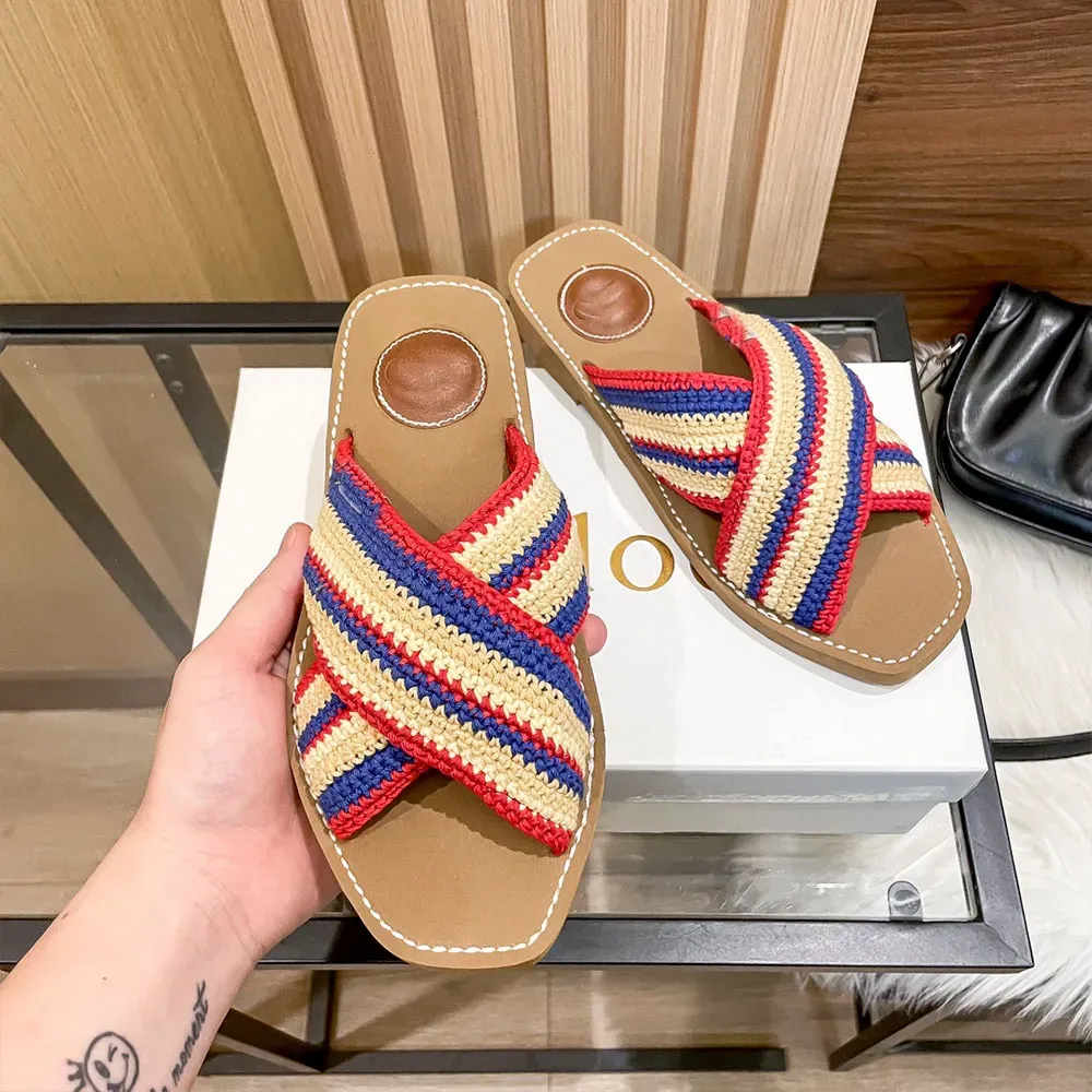 One and a half line slippers high-end brand designer sandals 2023 summer new flat bottomed color woven summer colorful fashion versatile slipper
One and a half line slippers high-end brand designer sandals 2023 summer new flat bottomed color woven summer colorful fashion versatile slipper