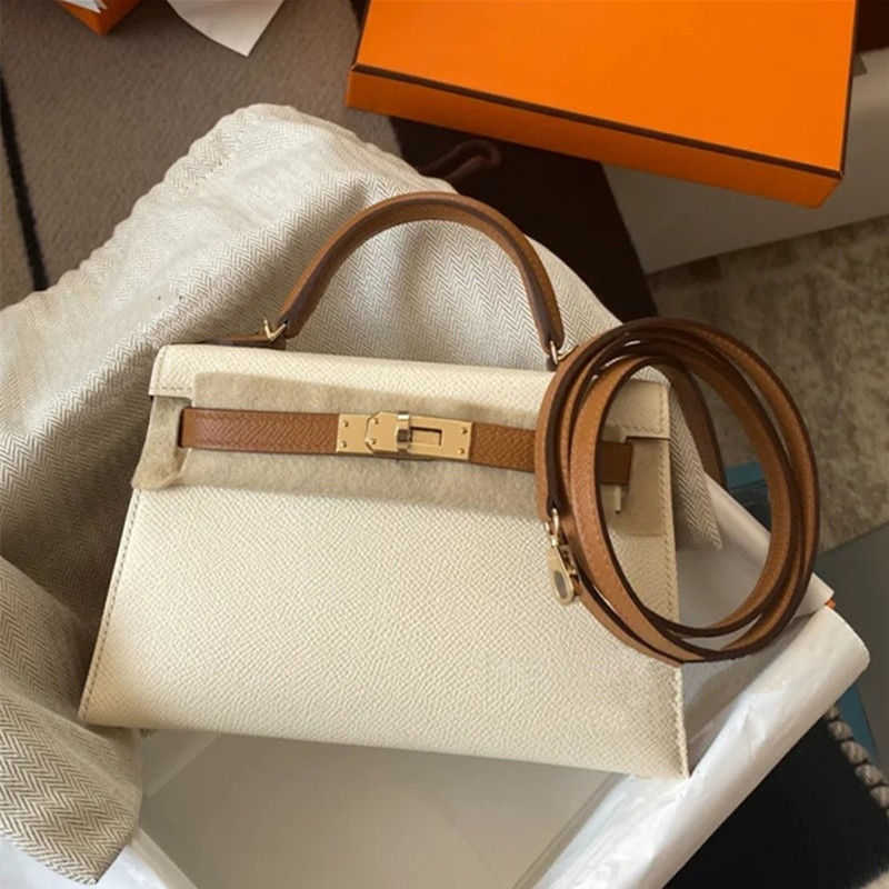 Totes Bag Herms Kellies 2023 leather palm pattern second-generation kellies bag women's bag same one-shoulder messenger, Black 19cm gold buckle
Totes Bag Herms Kellies 2023 leather palm pattern second-generation kellies bag women's bag same one-shoulder messenger, Black 19cm gold buckle