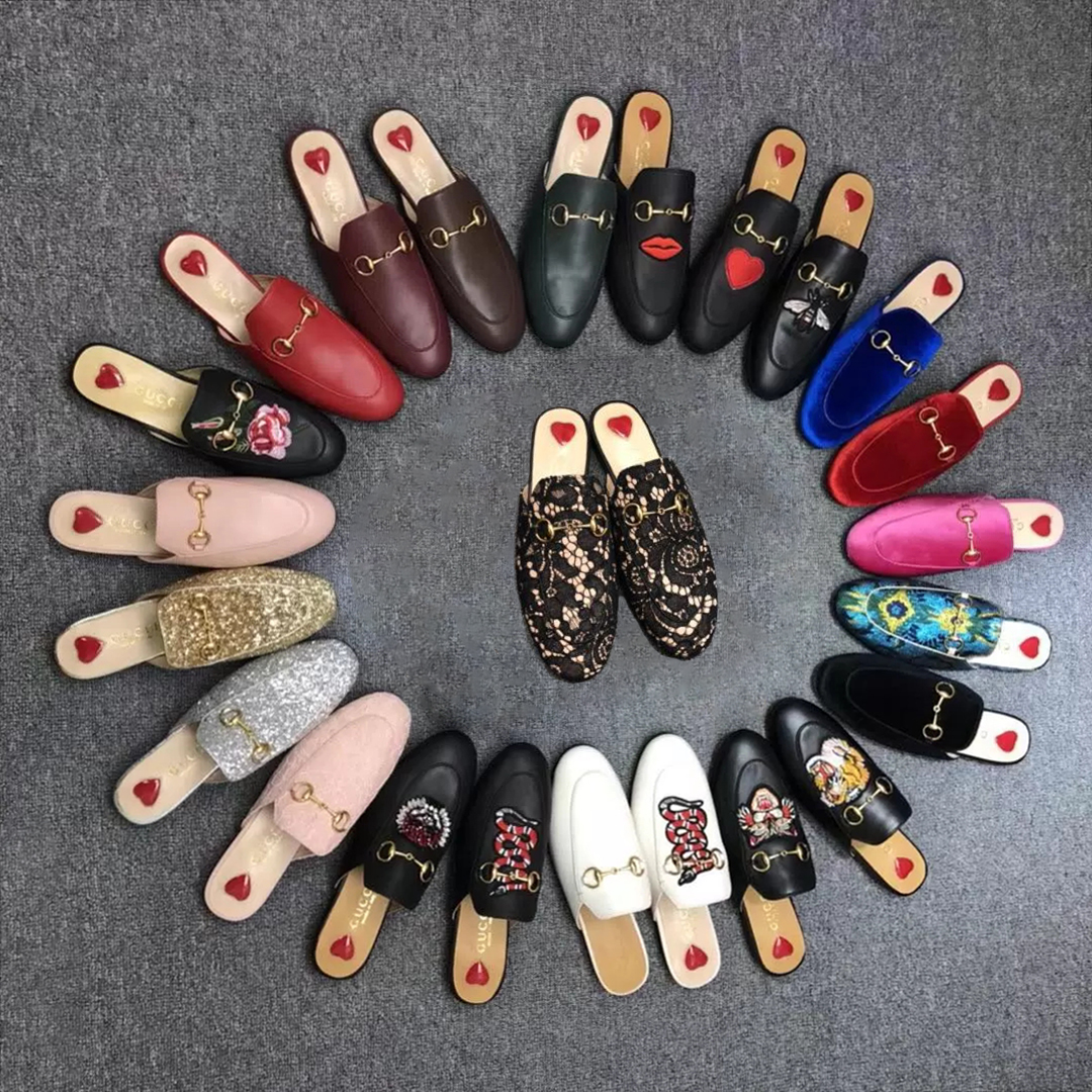 Summer 2023 men slippers classic Designer Lazy style Flat Baotouhalf slippers high quality leather lady Slides bee women shoes Metal mens Sandals
Summer 2023 men slippers classic Designer Lazy style Flat Baotouhalf slippers high quality leather lady Slides bee women shoes Metal mens Sandals