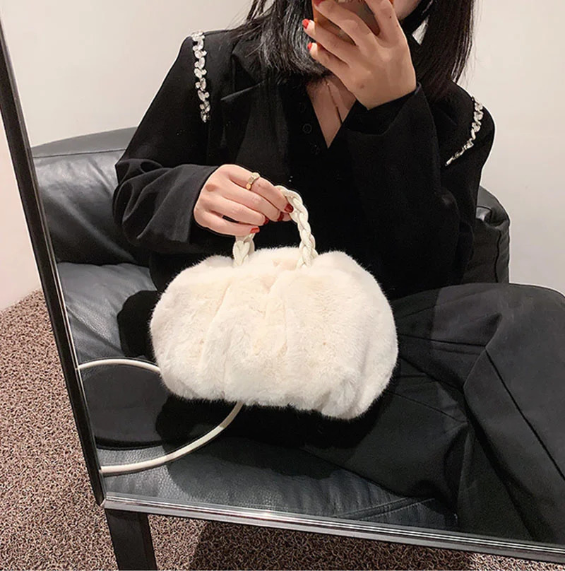 Evening Bags Plush Bag Winter Women Fashion Handbags Cloud Faux Fur Purse Fashion Casual All-match Women's Shoulder Bag Fluffy Bag R250317