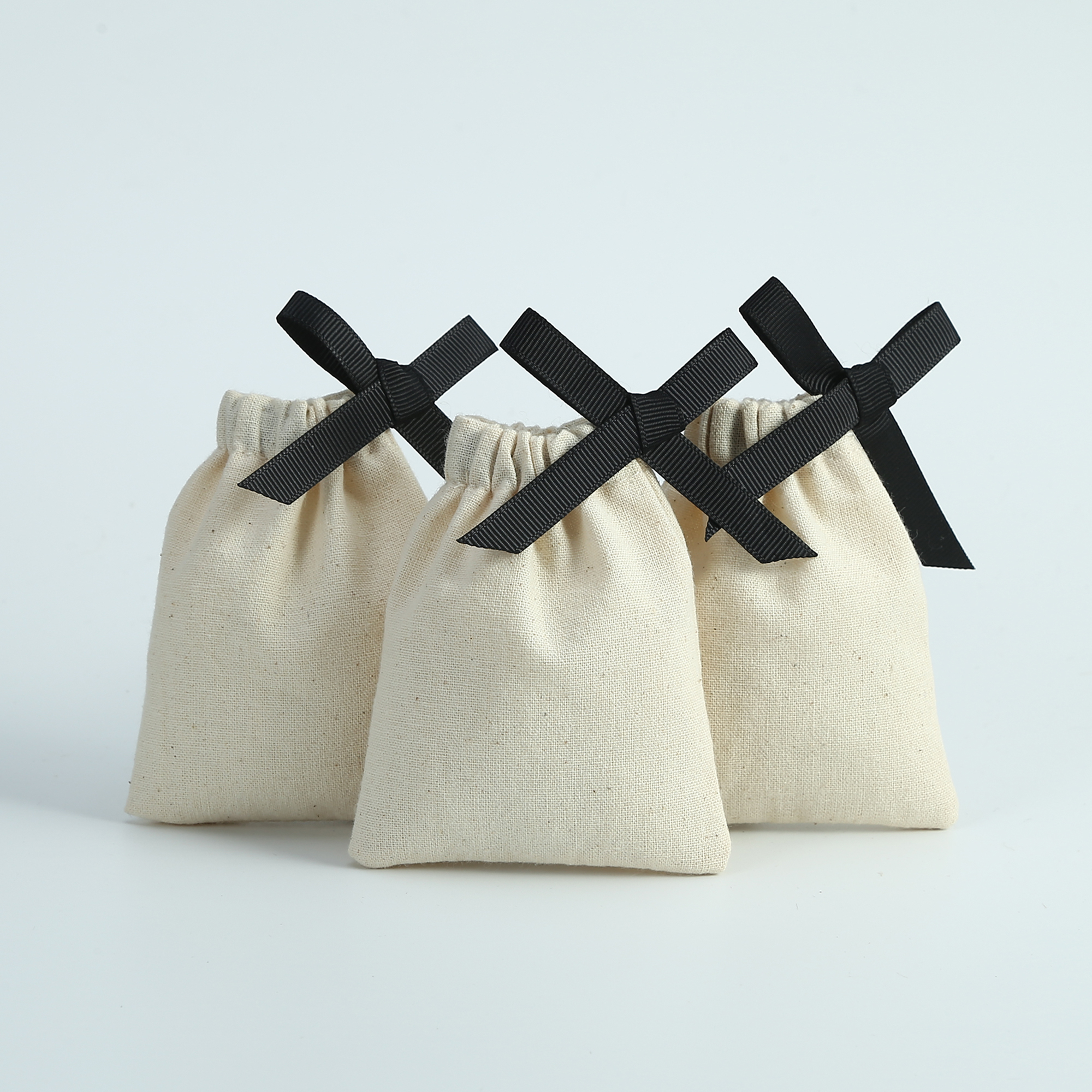 50pcs Cotton Canvas Bags. 100% Organic Cotton Thick Fabric Premium Quality Bags. Great For Jewelry Packaging and Storage. Select Size And Quantity
50pcs Cotton Canvas Bags. 100% Organic Cotton Thick Fabric Premium Quality Bags. Great For Jewelry Packaging and Storage. Select Size And Quantity