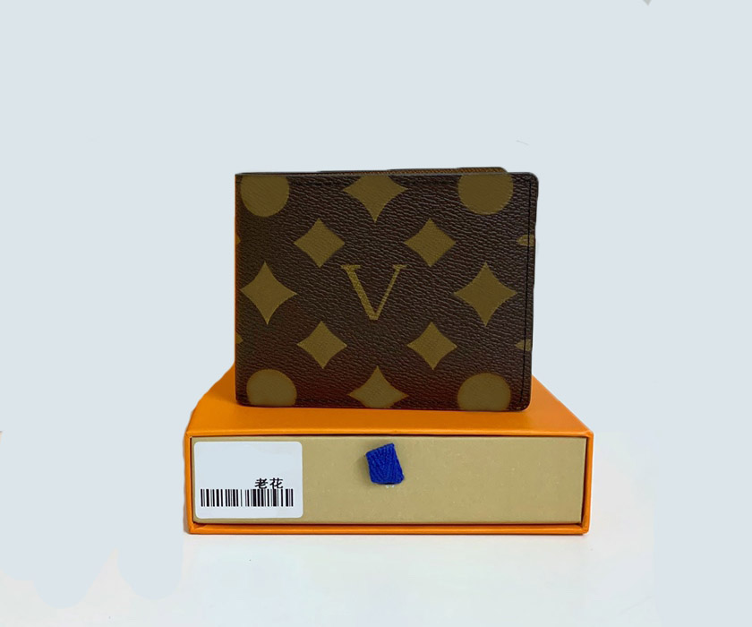 Designer mens wallets luxury Multiple purses flower letter short credit card holders male fashion plaid money clutch bags with original box high-quality #895, 60895#embossed plaid-black
Designer mens wallets luxury Multiple purses flower letter short credit card holders male fashion plaid money clutch bags with original box high-quality #895, 60895#embossed plaid-black