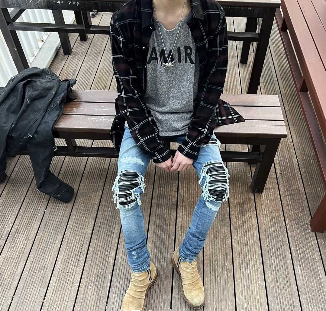 Designer Clothing Luxury Casual Fashion Denim Pants Amiiri Style PleatedWrinkled Jeans Knee PatchedSlim Fitting Jeans Distressed Ripped Skinny Motocycle Rock St, Pleated jeans
Designer Clothing Luxury Casual Fashion Denim Pants Amiiri Style PleatedWrinkled Jeans Knee PatchedSlim Fitting Jeans Distressed Ripped Skinny Motocycle Rock St, Pleated jeans