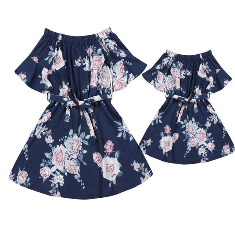 Family Matching Outfits Summer Mother and Daughter Dress Clothes Off Shoulder Floral Mini Mommy Me 230424