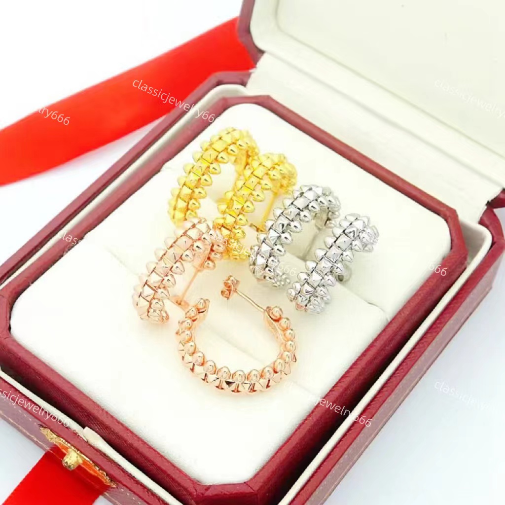 European and American Half Round Women's Gold Earrings Luxury Designer Brand Earrings 18K Gold Jewelry Festival Gift Box
European and American Half Round Women's Gold Earrings Luxury Designer Brand Earrings 18K Gold Jewelry Festival Gift Box